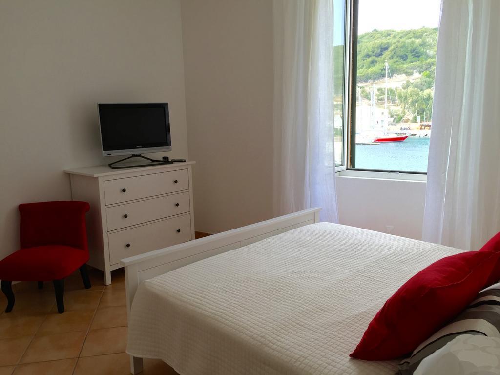 בוניפסיו Les Appartements Du Port חדר תמונה